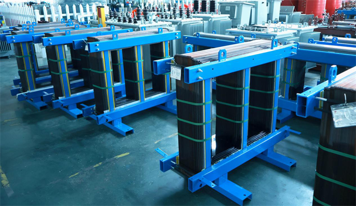 Transformátor třífázového oleje: základní zařízení v energetickém systému
